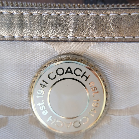 Coach Bag - Picture 3 of 12